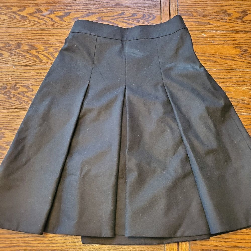 Akris Punto black pleated skirt size 6